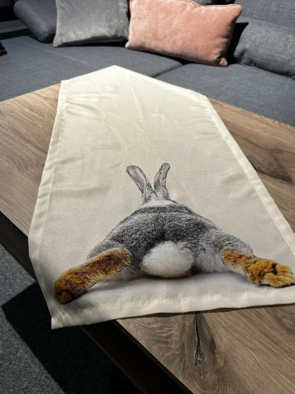 Chemin de table lapin de dos ROGER-Cosima